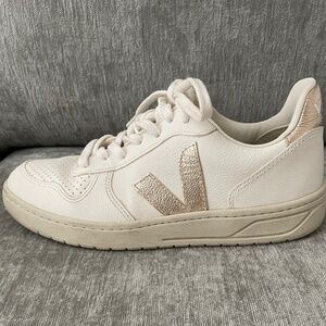 Veja V-10 Women’s Sneakers, Size 39 (EU)/Size 8 (US), White and Metallic Gold